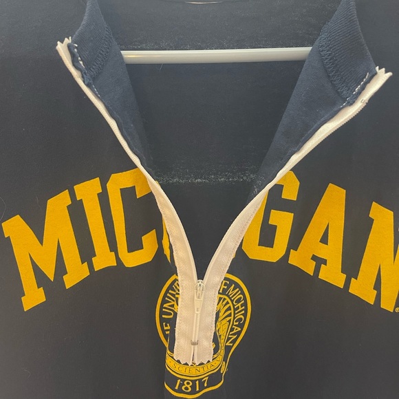 University of Michigan Zip Up Tshirt - Picture 2 of 2